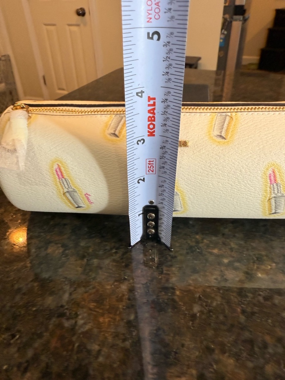 Coach Cream Make-up Bag with Pink Lipstick Motif - Picture 10 of 13